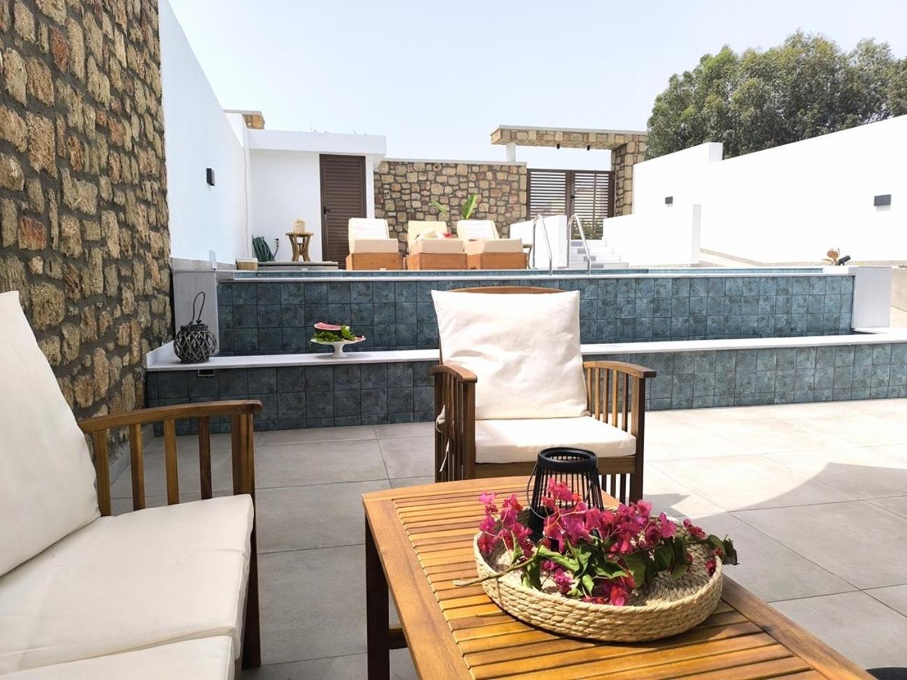 Valantina'S & Mannouel Lardos Luxury Villas Exterior photo